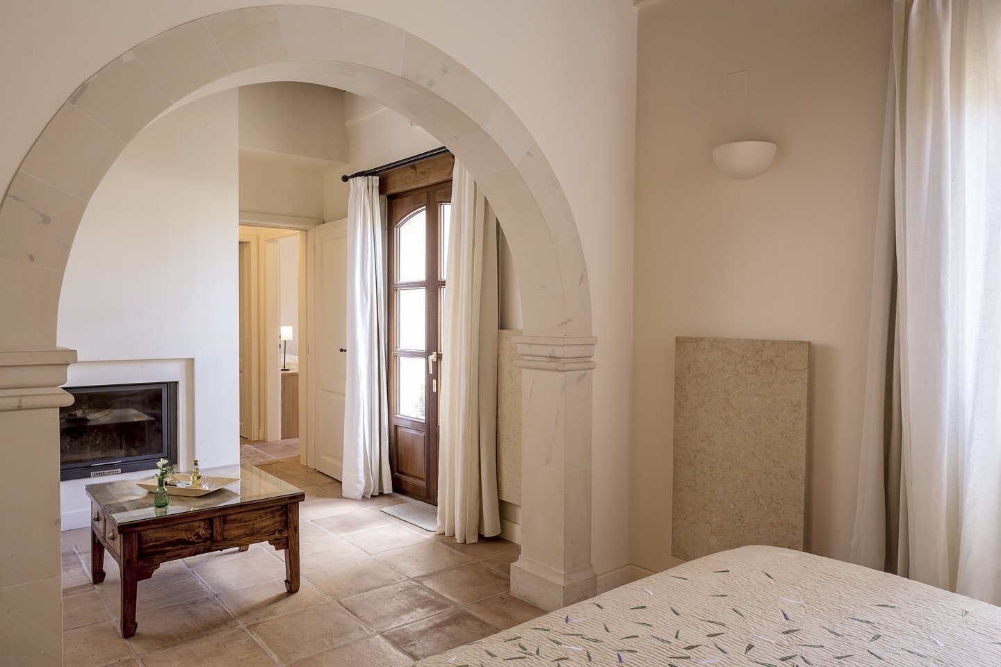hydra-room-kapsaliana-village-crete-luxury-hotel05